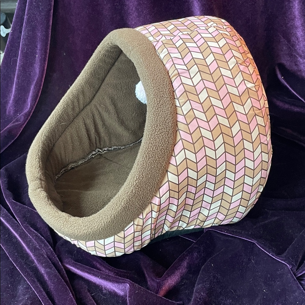 Small cat house with fluff toy - Picture 4 of 5